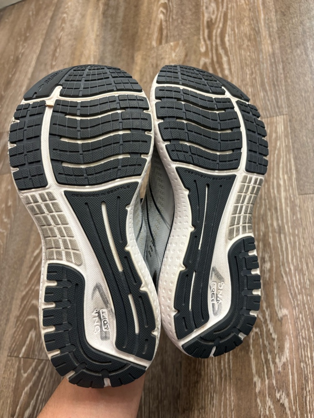 BROOKS GLYCERIN 19 women’s size 8 medium (B) Grey/Ombre/White - Picture 11 of 13